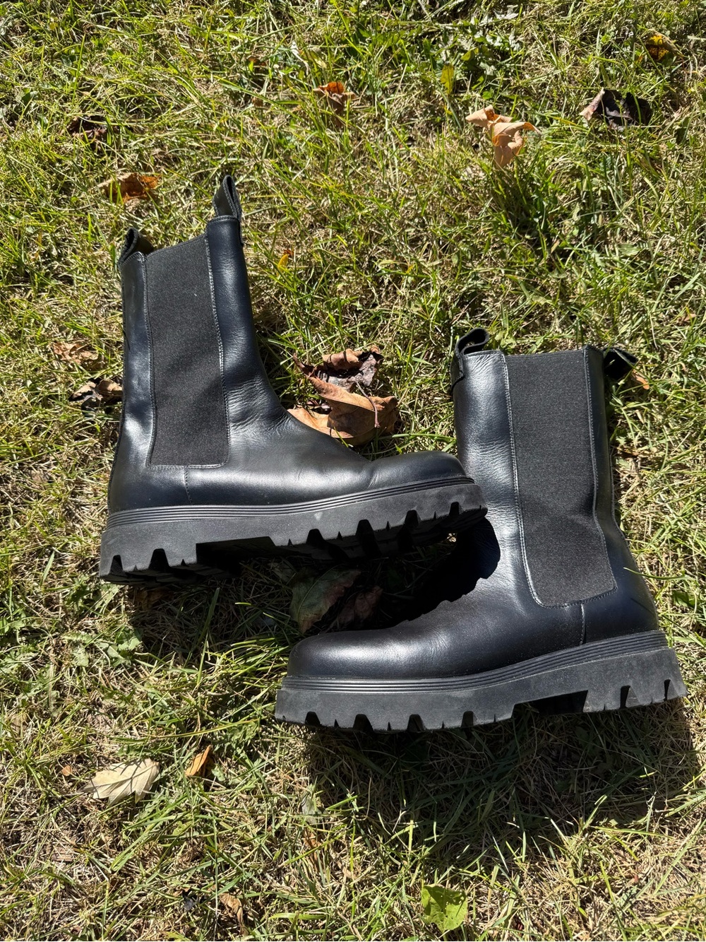 Flattered Black Chunky Chelsea Lug Boots